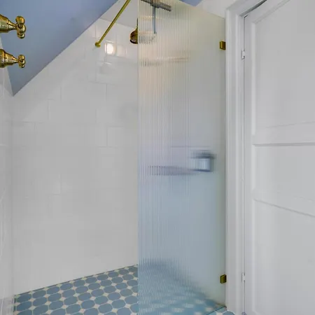 Appartement Awesome In With Wifi *